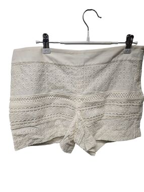 LOFT ANN TAYLOR CREAM TWILL Zip Side EYELETS Dressy THE RIVIERA SHORTS Sz 2